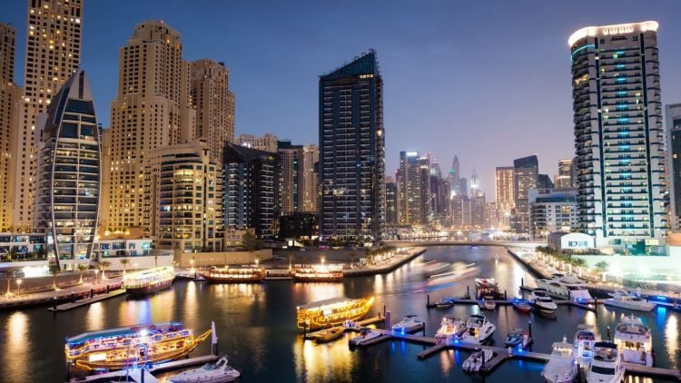 Mainland vs Free Zone: Which Is Cheaper?